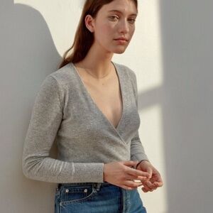 ✨NWT✨ EVERLANE The Cashmere Wrap Sweater in Heather Grey Gray Sz Medium